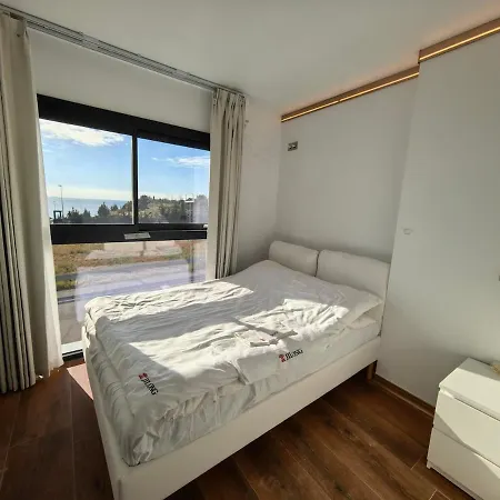 175 Villa Montgat